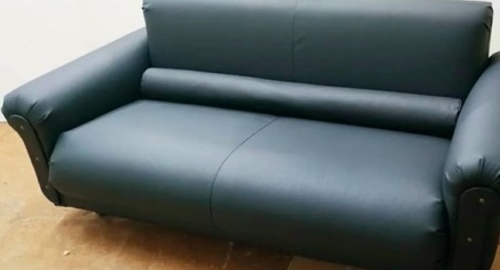 Как очистить диван от пятен в домашних условиях